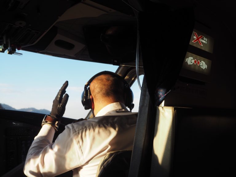 Czy leci z nami pilot?!…